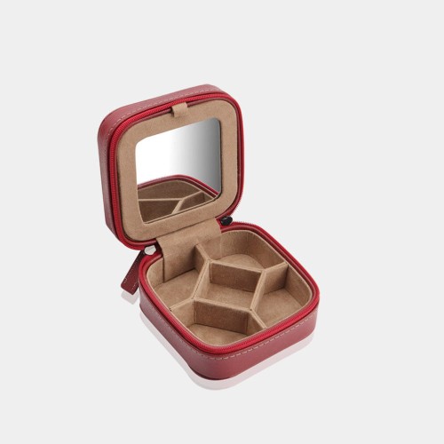 Skórzane czerwone etui na biżuterię