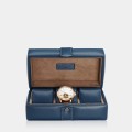 Skórzana szkatułka na zegarki w kolorze niebieskim