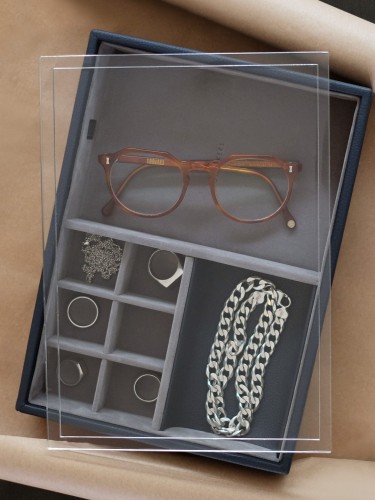 Pudełko na biżuterię, okulary, telefon granatowe