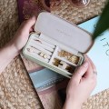 Podróżne etui na pierścionki i kolczyki STACKERS Sage Green 3