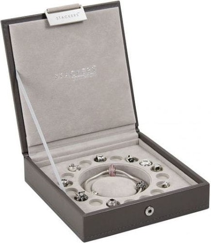 7fe1cfa8866150f396c1b1f878c33a3f