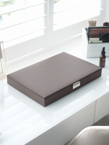 Duża szkatułka na biżuterie.