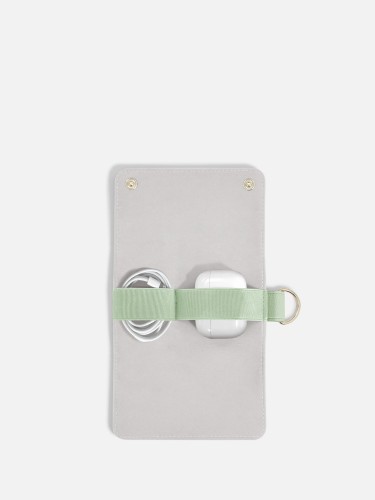 Etui na Airpodsy i kabel ładujący STACKERS Sage Green 1